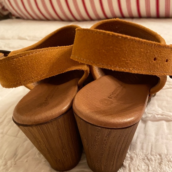 Eric Michael Julia Mustard Yellow Suede Platform Clogs - Picture 5 of 7